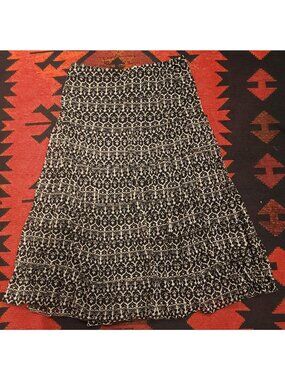 Max Studio Women's Black & White Boho Tribal Pattern Tiered Skirt. Size Medium